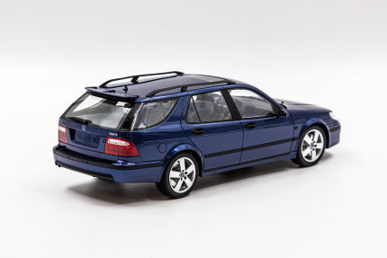 Saab 9-5 Estate Aero modelo 1:18 azul oscuro Regalos: libros, miniaturas SAAB...