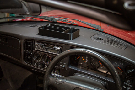 Almacenamiento en el salpicadero Saab 900 Classic (RHD) Tablero de instrumentos, salpicadero