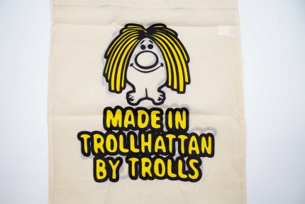 Bolsa Made in Trollhättan by trolls Bolsa de transporte beige Algodón Regalos: libros, miniaturas SAAB...